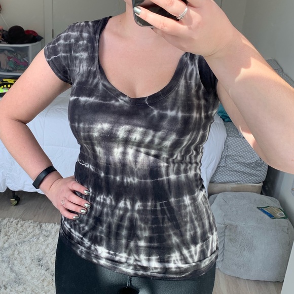 Tie Dye V Neck T-Shirt - Picture 6 of 8